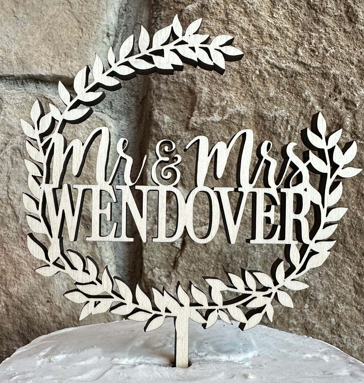 Mr & Mrs Wreath Caketop, Wedding Caketopper
